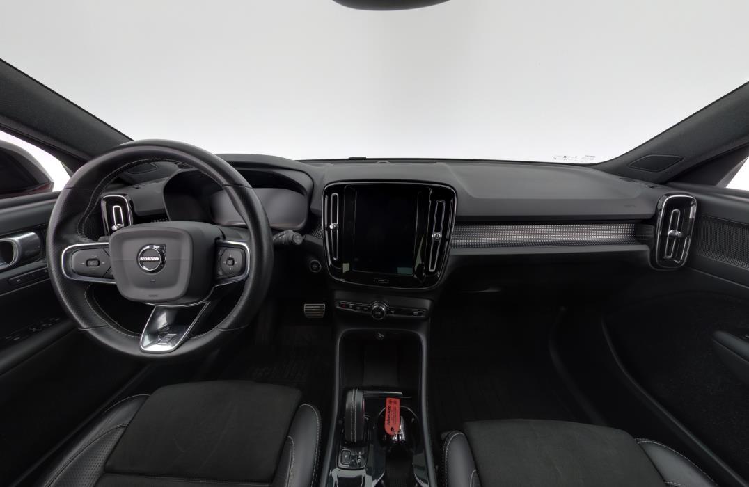 VOLVO XC40 2019