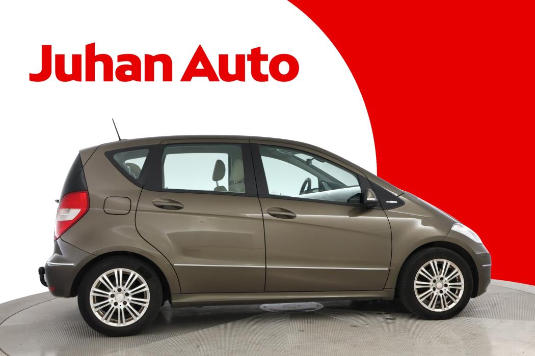MERCEDES-BENZ A 2011