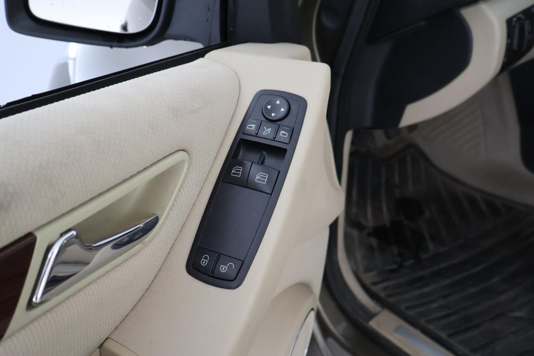 MERCEDES-BENZ A 2011