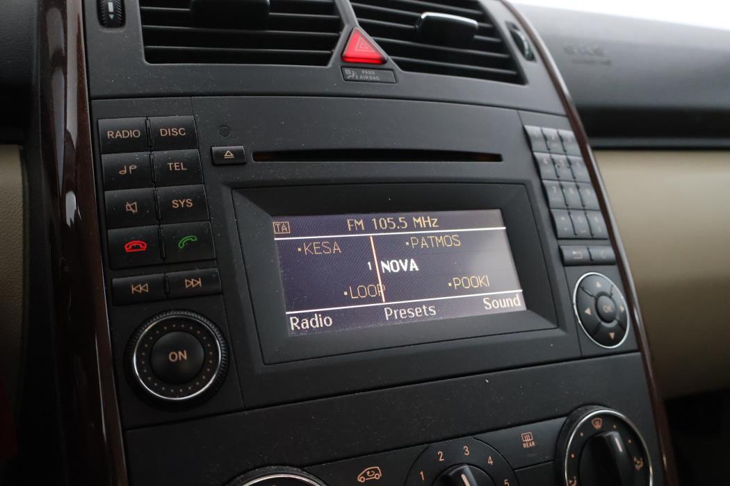MERCEDES-BENZ A 2011