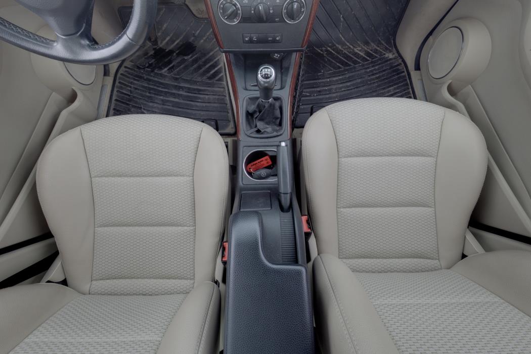 MERCEDES-BENZ A 2011