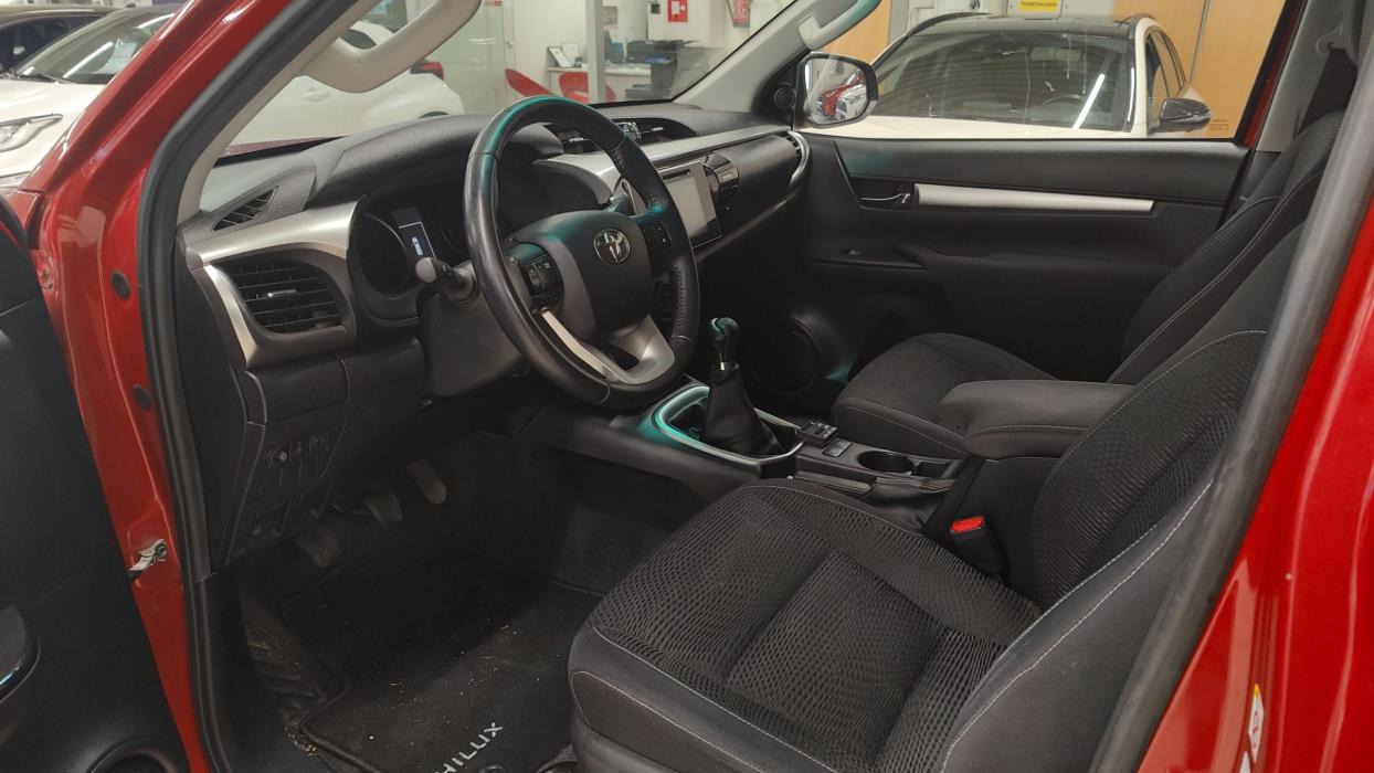 TOYOTA Hilux 2017