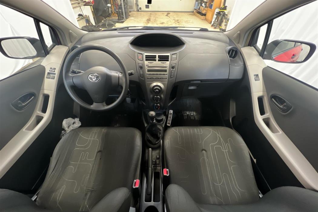 TOYOTA Yaris 2011