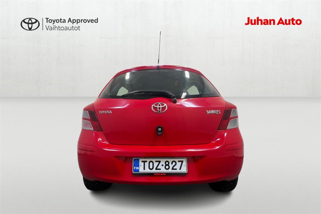 TOYOTA Yaris 2011