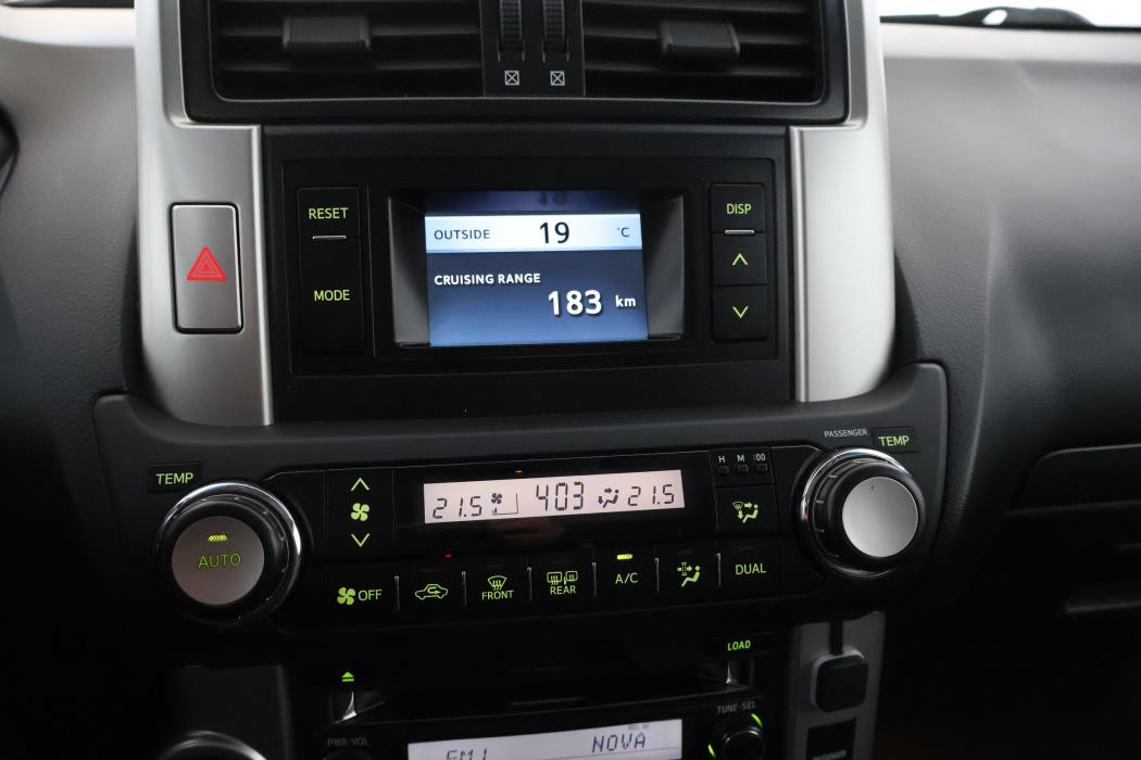 Toyota Land Cruiser 2011