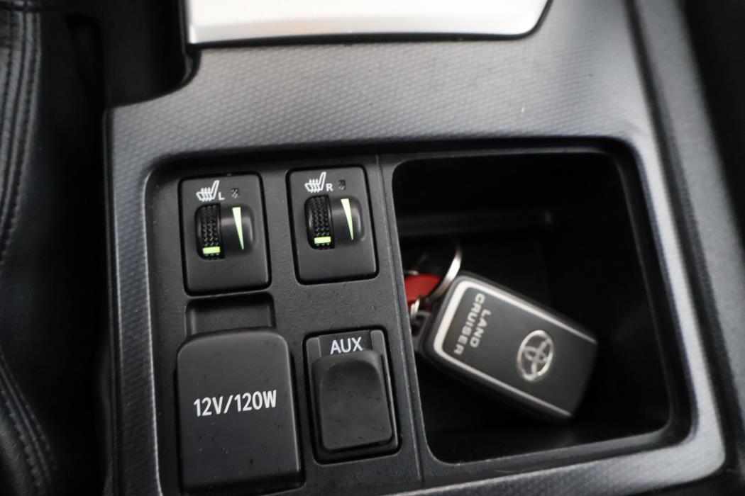 Toyota Land Cruiser 2011