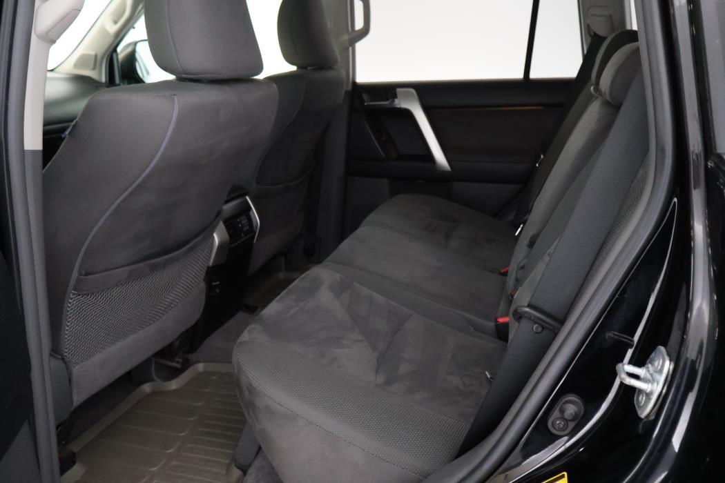 Toyota Land Cruiser 2011