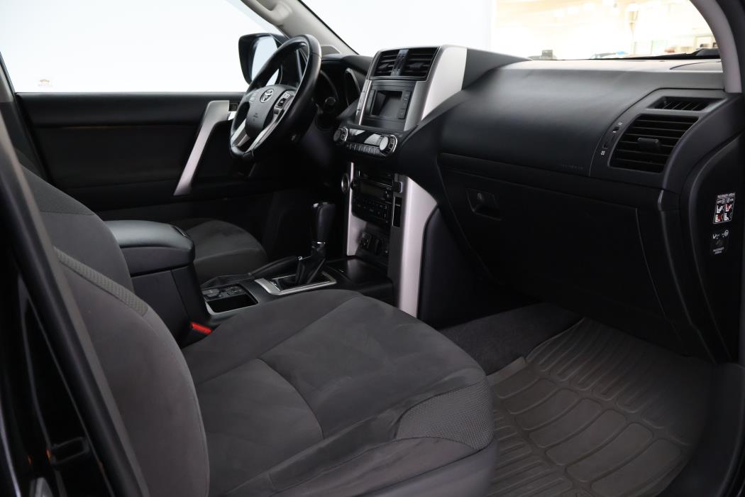 Toyota Land Cruiser 2011