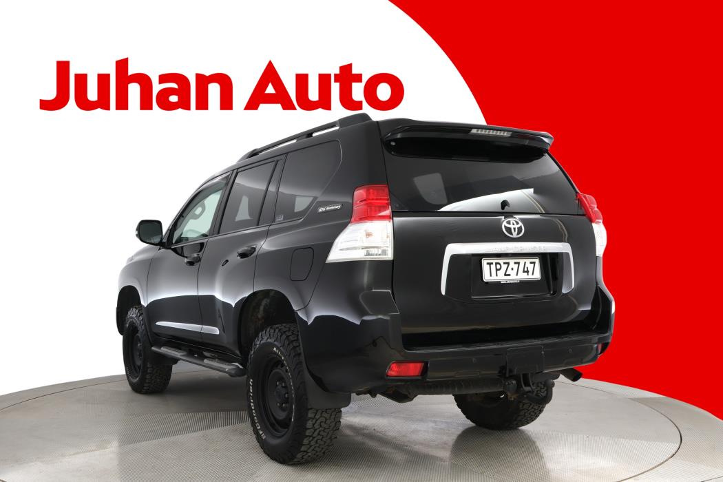 Toyota Land Cruiser 2011
