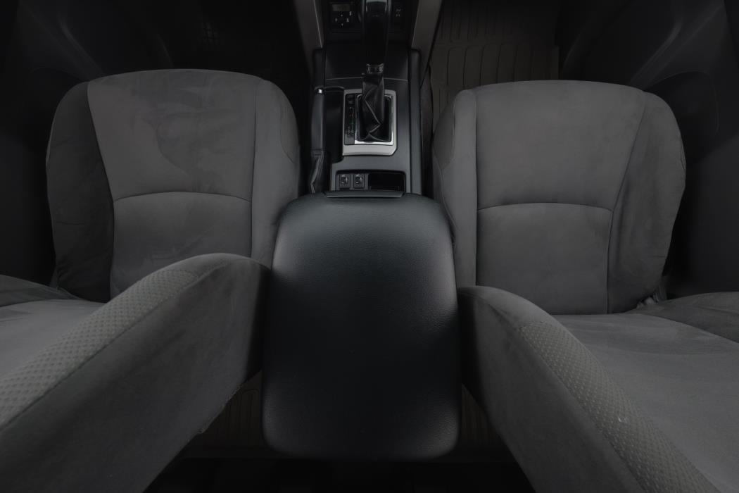 Toyota Land Cruiser 2011