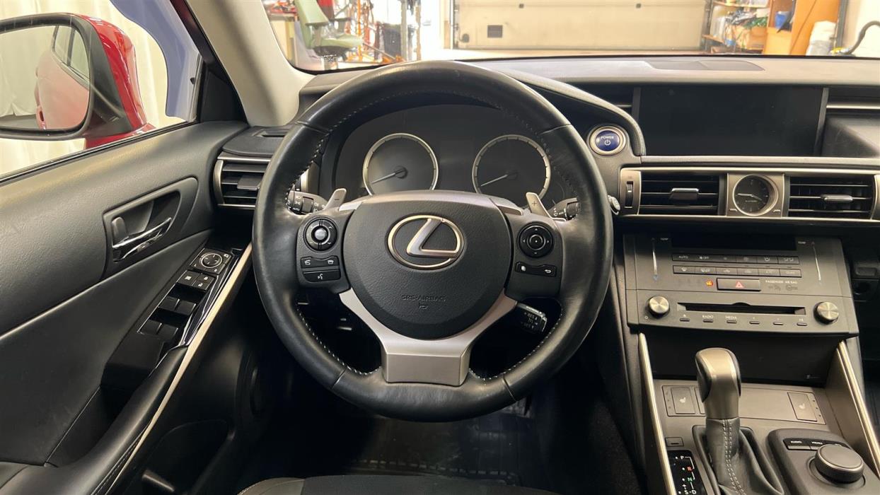 LEXUS IS 2015