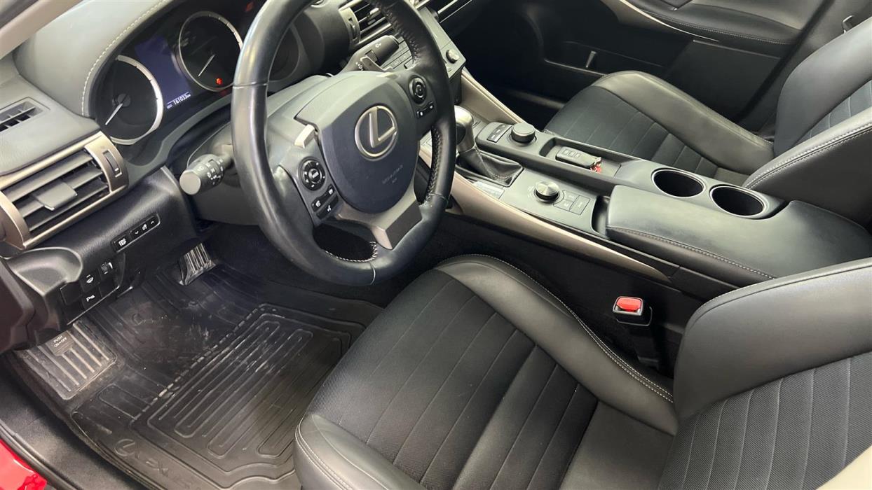 LEXUS IS 2015