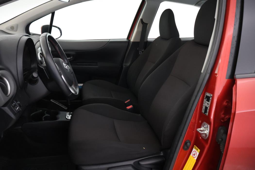 TOYOTA Yaris 2012