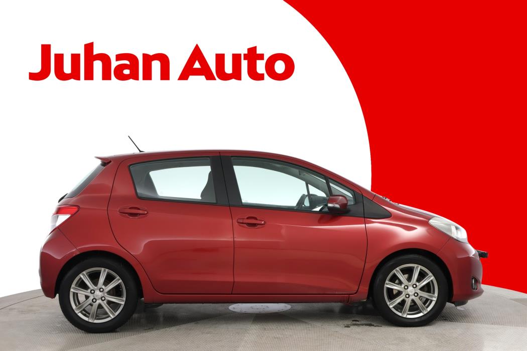 TOYOTA Yaris 2012
