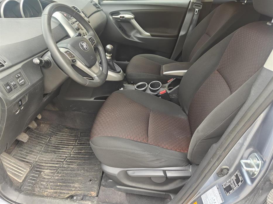 TOYOTA VERSO 2010