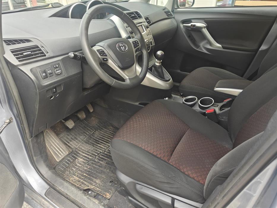 TOYOTA VERSO 2010