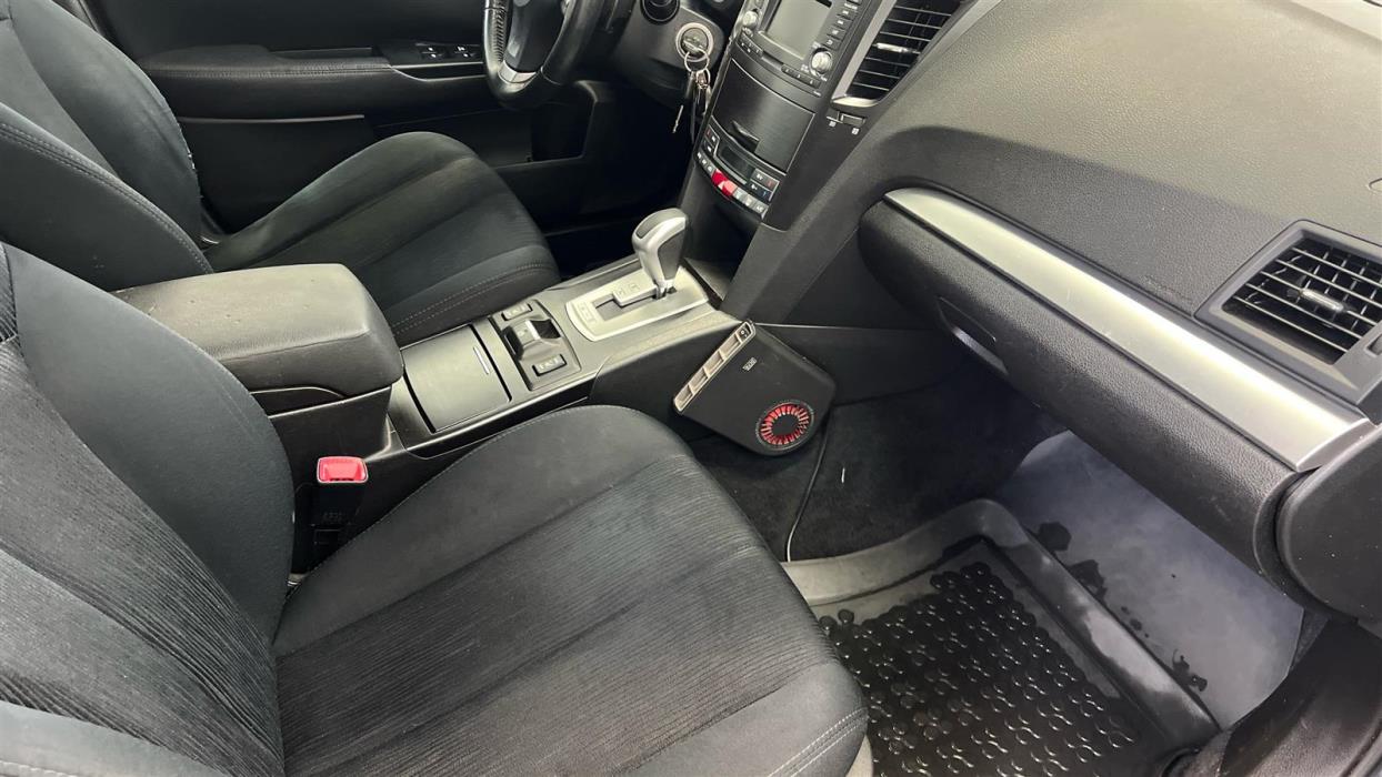 SUBARU OUTBACK 2013
