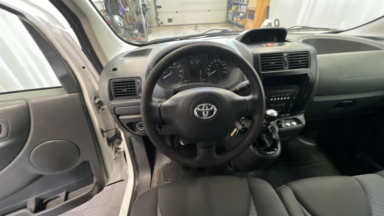TOYOTA PROACE 2016