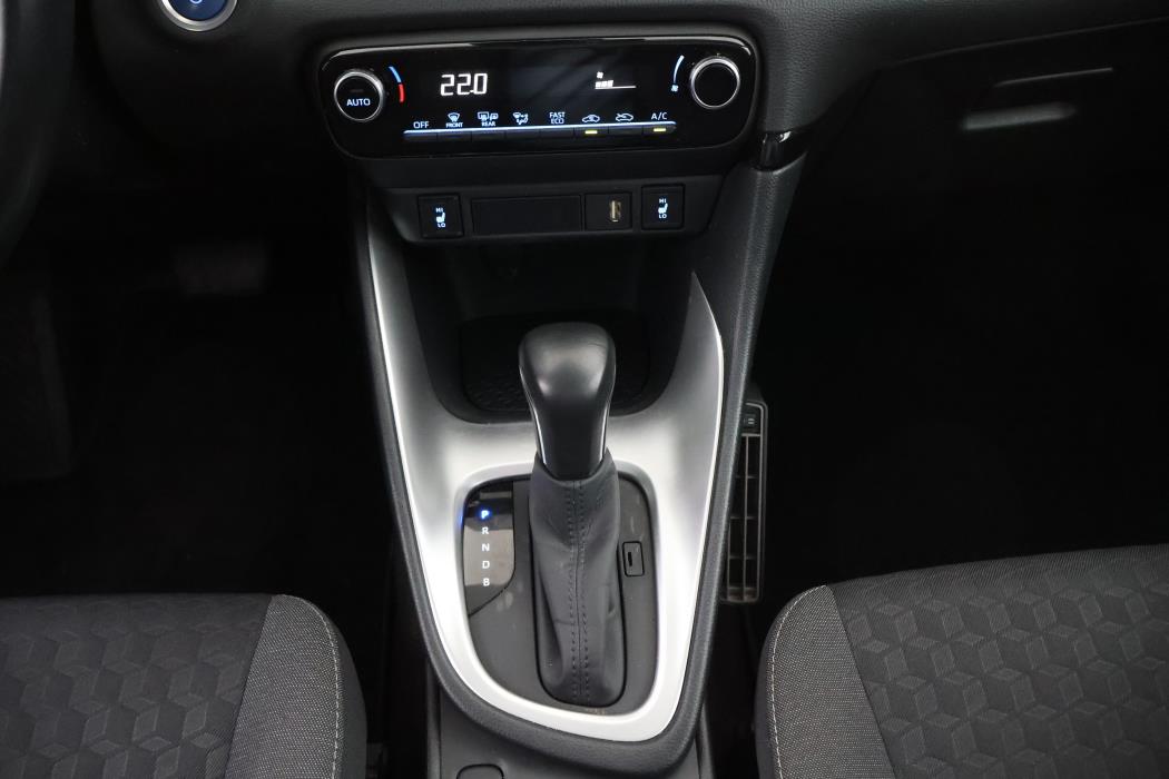 TOYOTA Yaris 2023