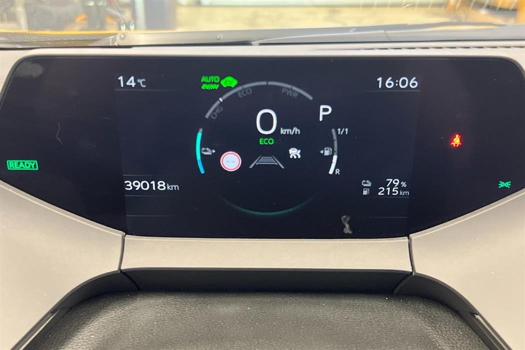 TOYOTA Prius Plug-in 2024