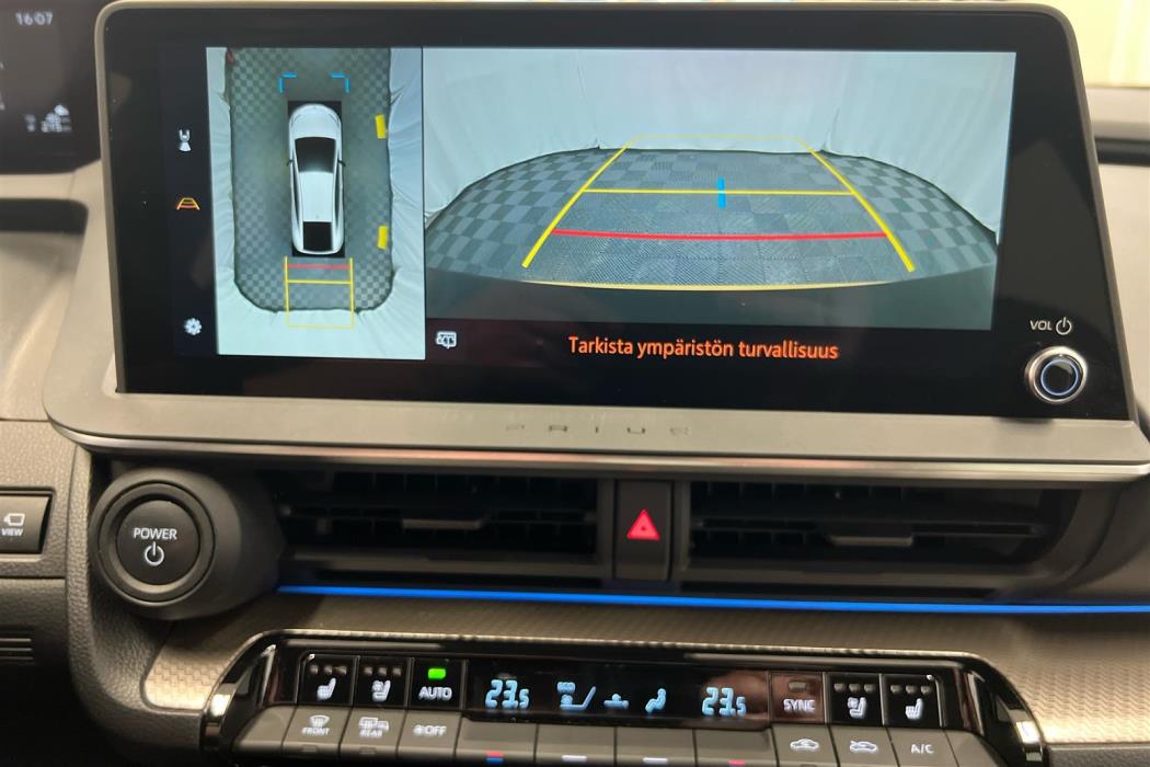 TOYOTA Prius Plug-in 2024