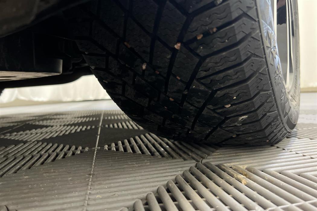 TOYOTA Prius Plug-in 2024