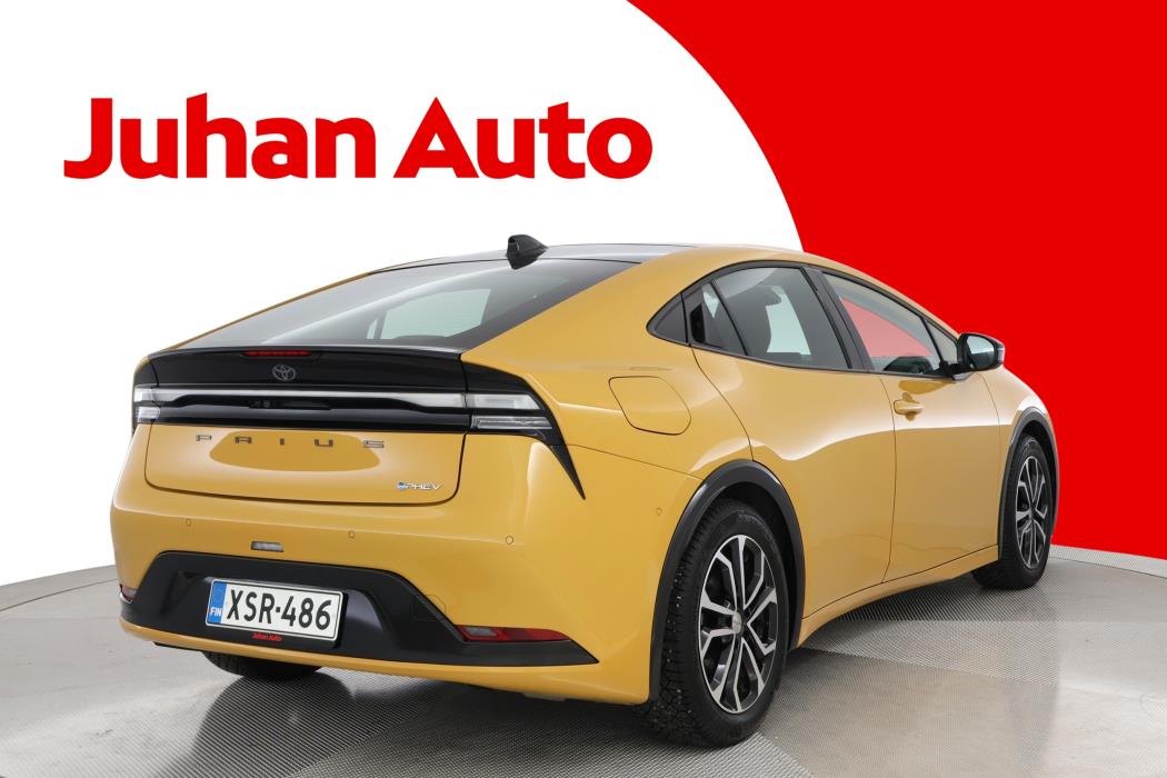 TOYOTA Prius Plug-in 2024