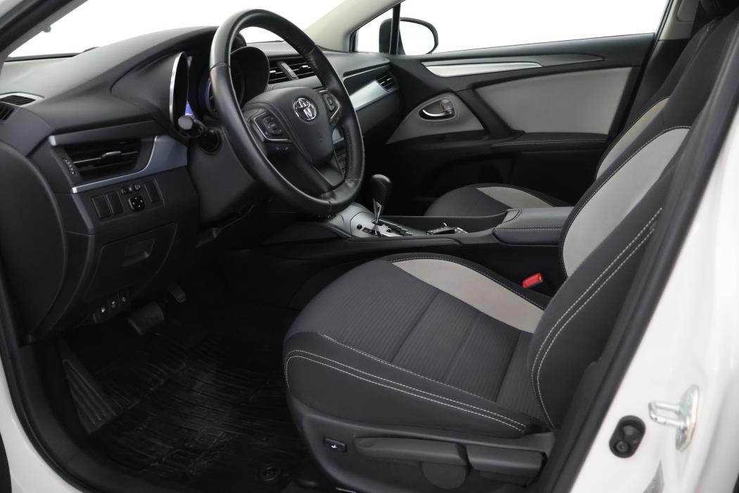 TOYOTA Avensis 2018