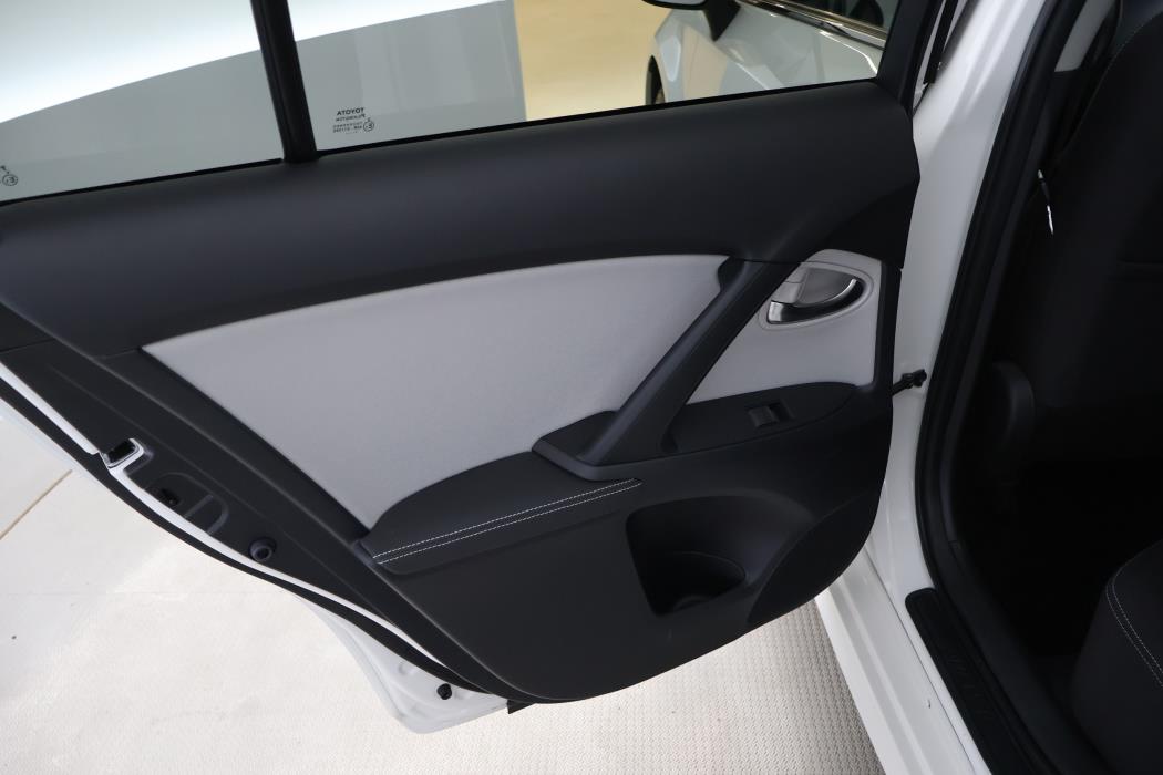 TOYOTA Avensis 2018