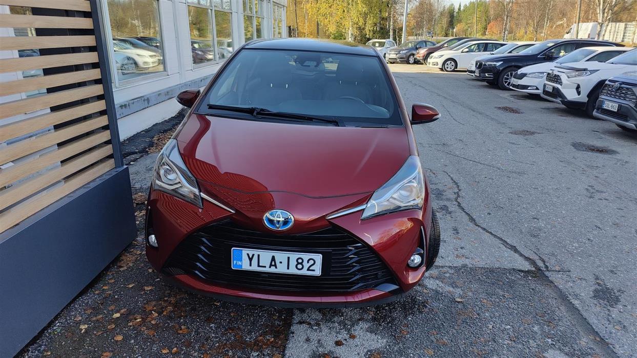 TOYOTA Yaris 2019
