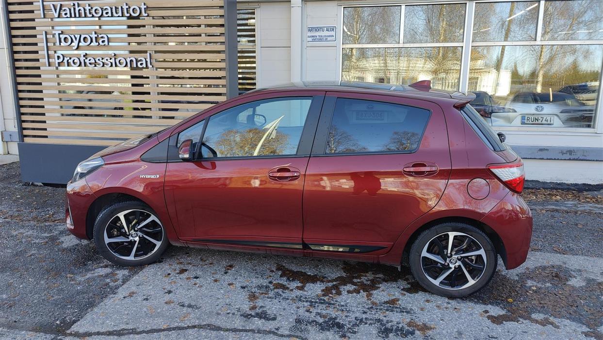 TOYOTA Yaris 2019