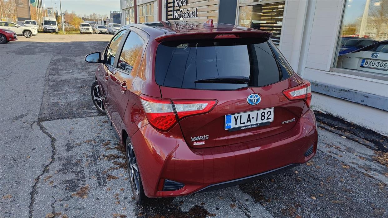 TOYOTA Yaris 2019