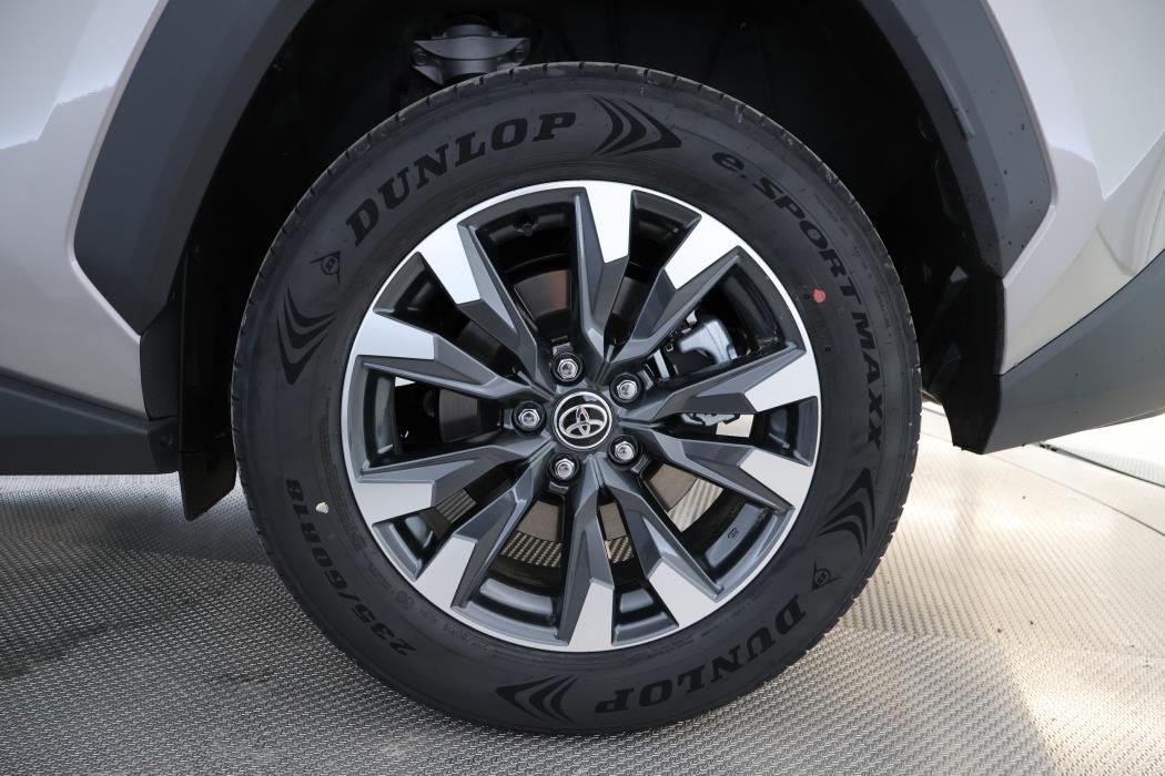 TOYOTA RAV4 2026