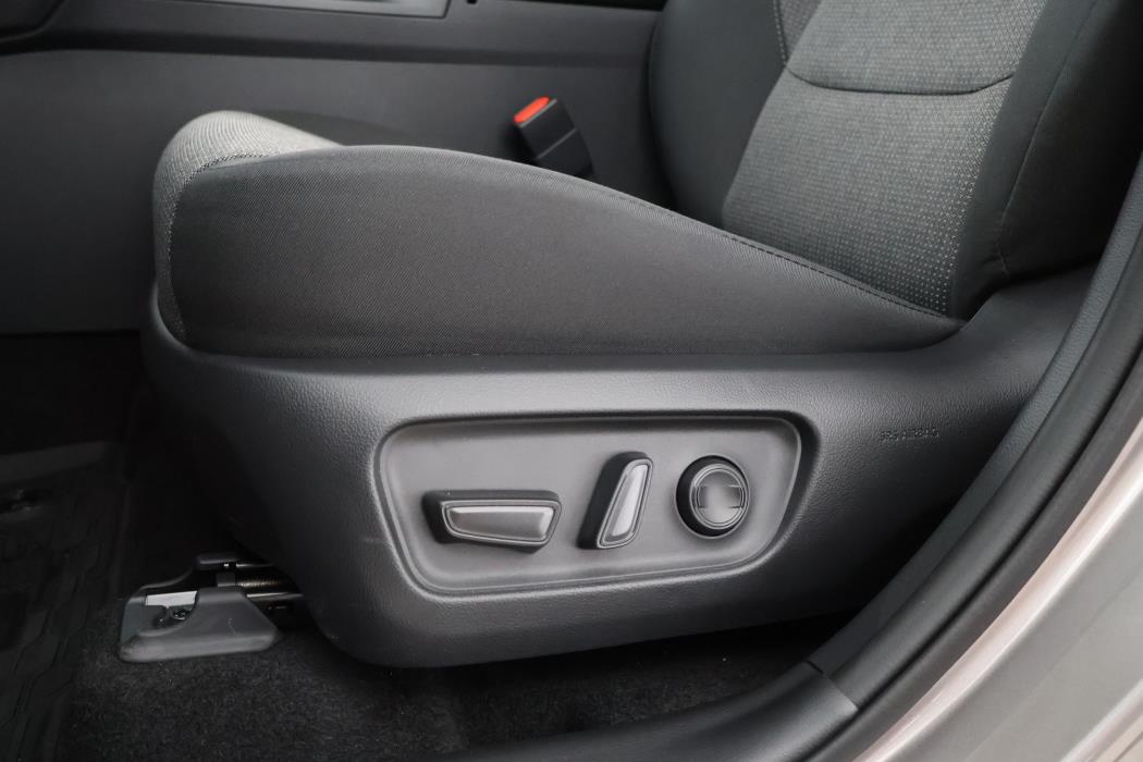 TOYOTA RAV4 2026