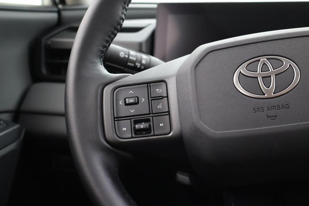 TOYOTA RAV4 2026