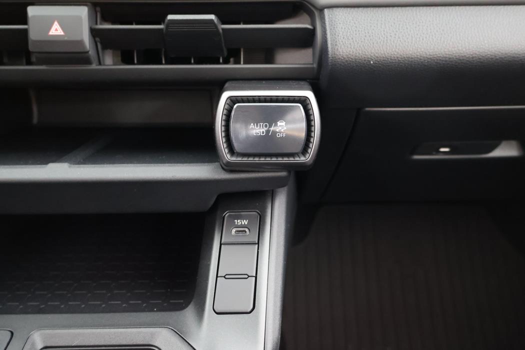 TOYOTA RAV4 2026
