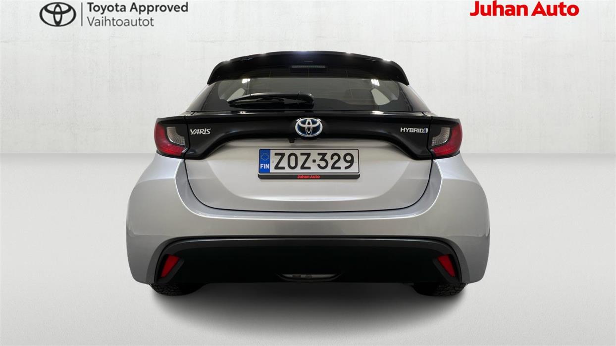 TOYOTA Yaris 2023