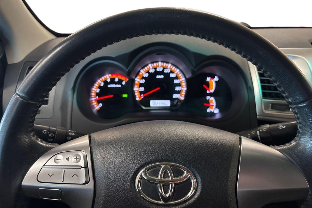 TOYOTA Hilux 2015