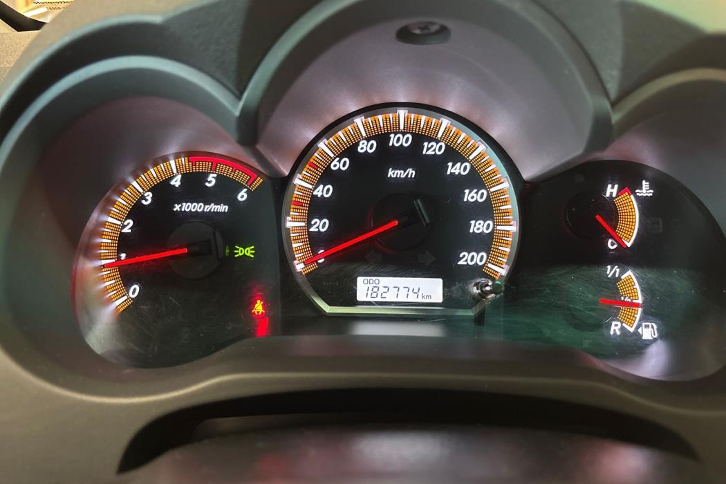 TOYOTA Hilux 2015