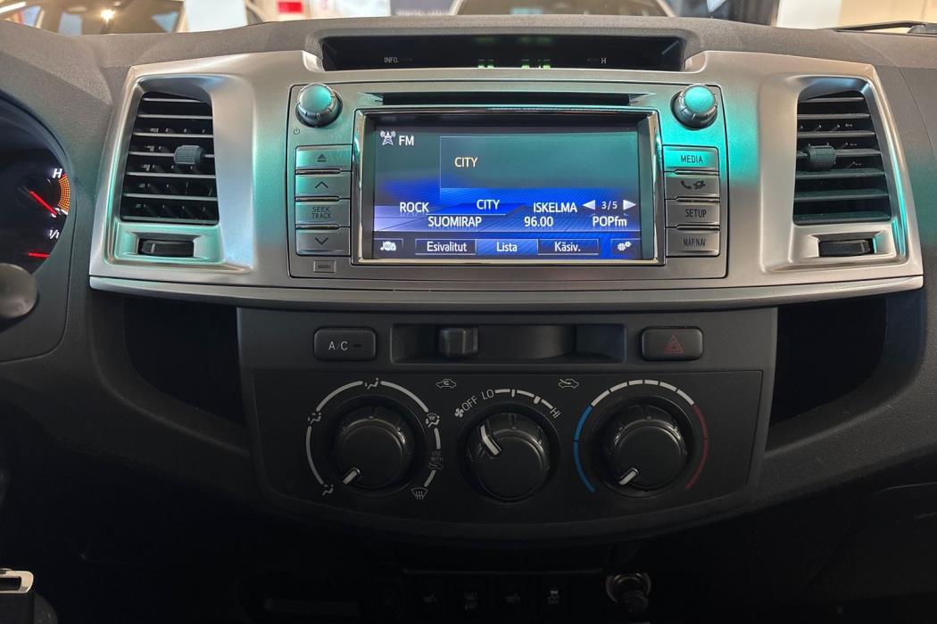 TOYOTA Hilux 2015