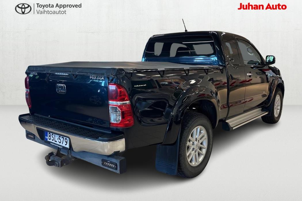 TOYOTA Hilux 2015