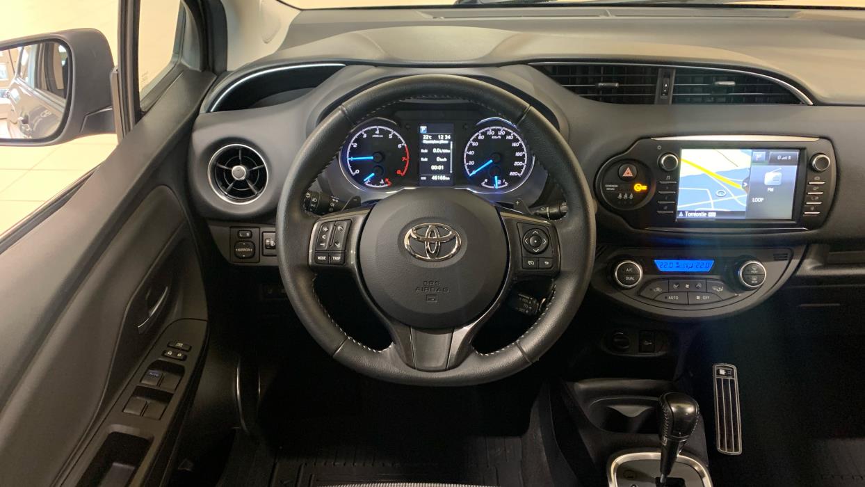 TOYOTA Yaris 2019