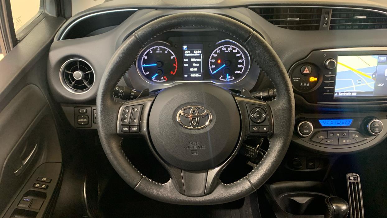 TOYOTA Yaris 2019