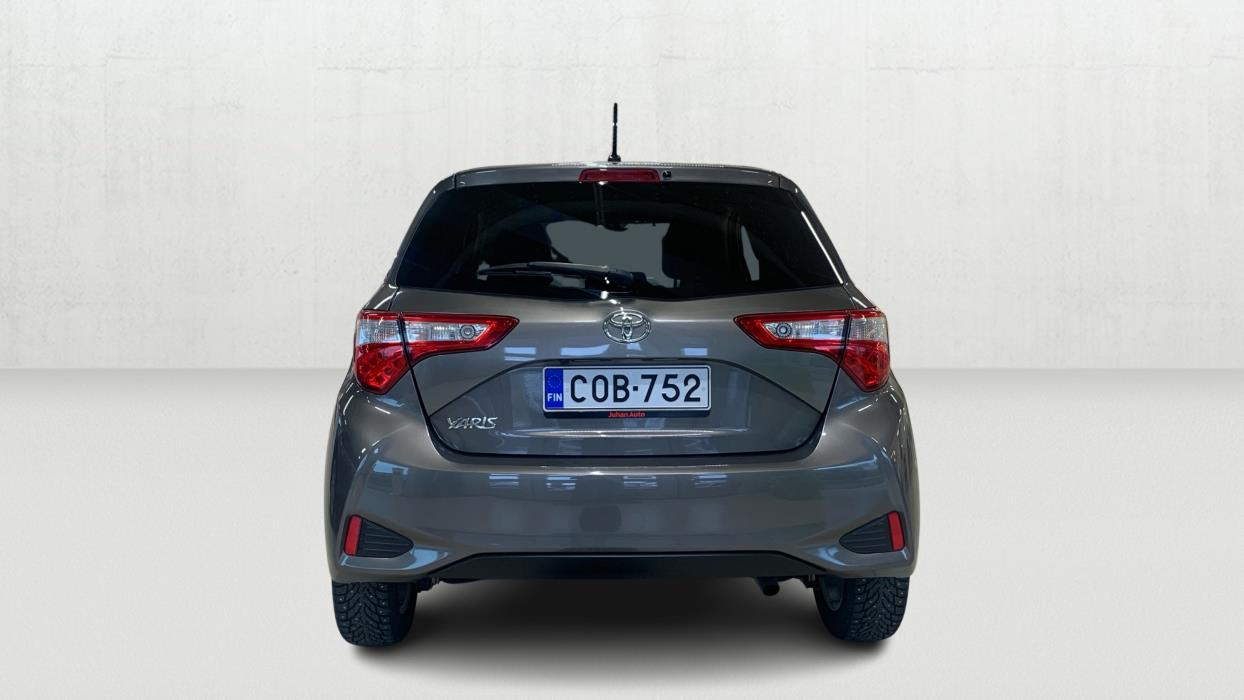 TOYOTA Yaris 2019