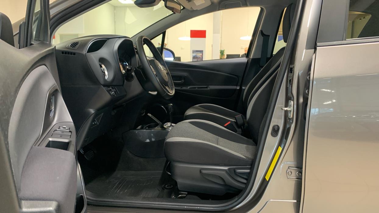 TOYOTA Yaris 2019
