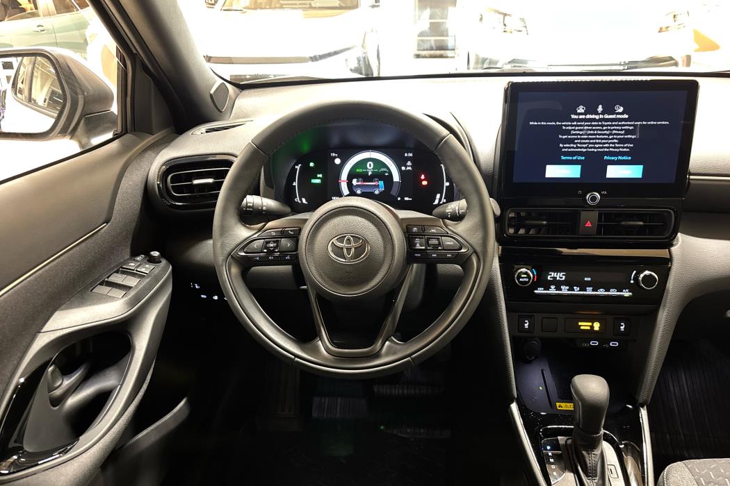 TOYOTA Yaris Cross 2025