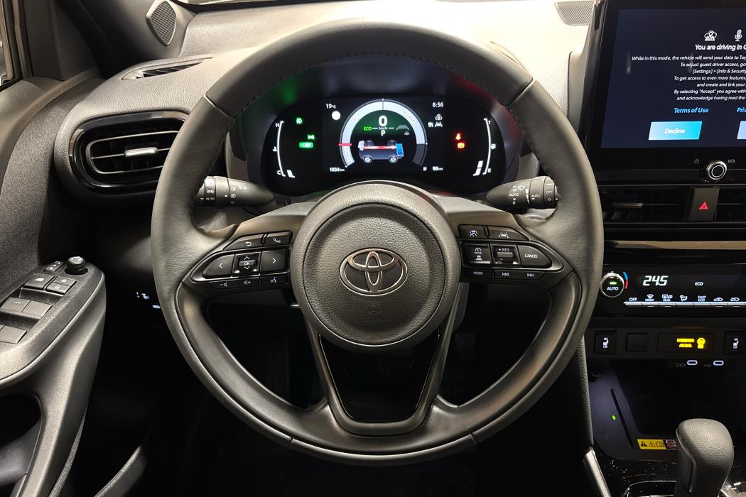 TOYOTA Yaris Cross 2025