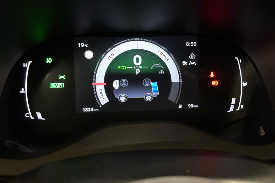 TOYOTA Yaris Cross 2025