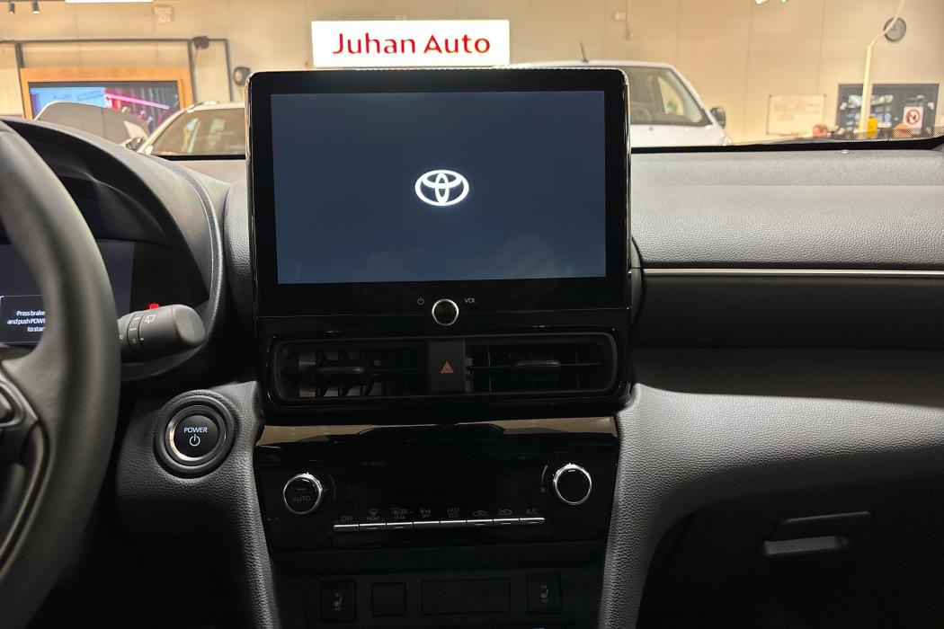 TOYOTA Yaris Cross 2025