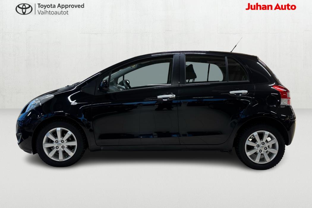 TOYOTA Yaris 2011